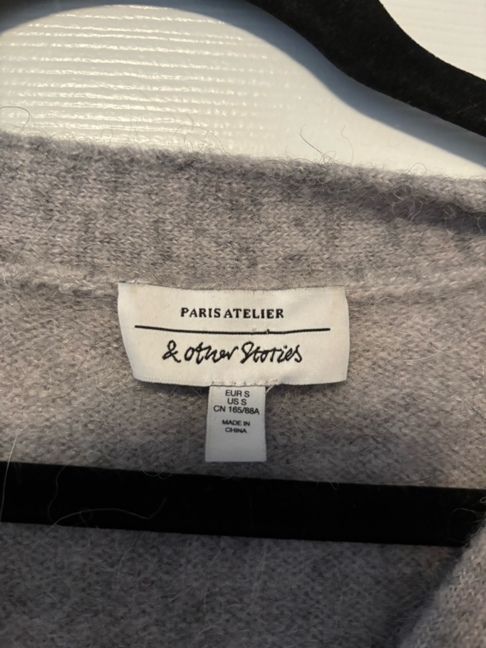 & Other Stories
Women's Grey Dinosaur Button Knit Cardigan small - Picture 9 of 13